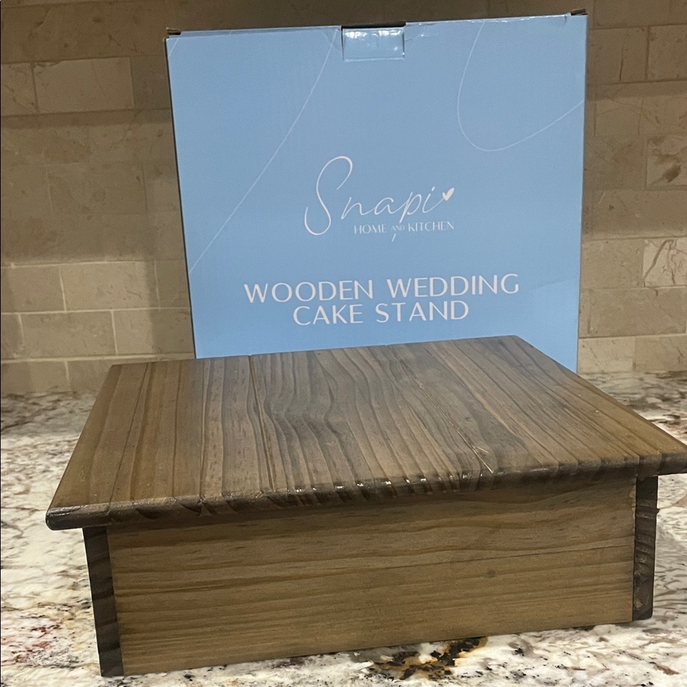 Snapi Wooden Cake Stand